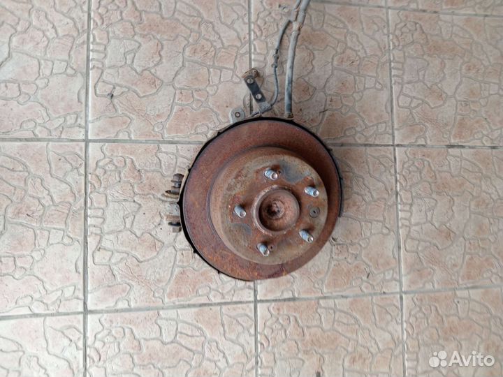 Кулак задний левый на киа сид 2011г