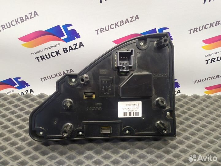 Панель управления мультимедиа Volvo FH