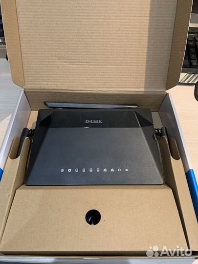 D-Link AC1200 WiFi Gigabit Router (DIR-825)