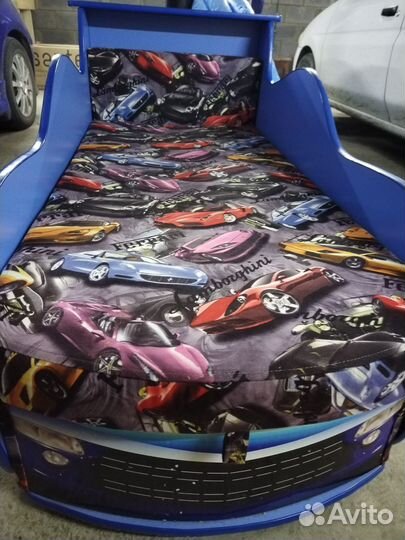 Детская кровать машина