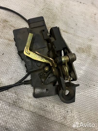 Замок двери задний правый Mercedes Ml350 W163 M112