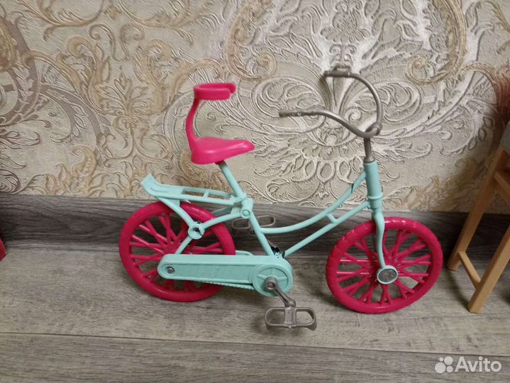 Лот барби автобус,мотоцикл, пиццерия,и тд