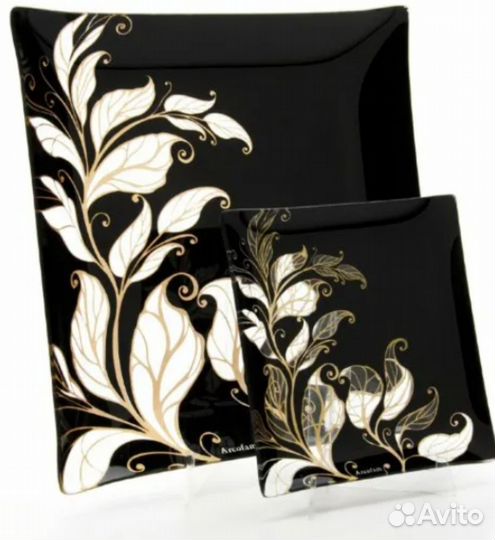 Набор тарелок (6шт+1 большая)