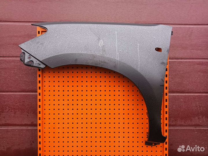 Крыло левое Toyota Hilux идеальное