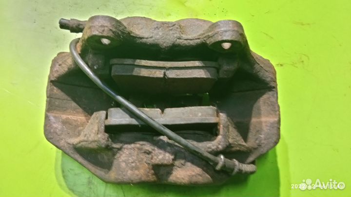 Суппорт передний левый для Mercedes-Benz W140