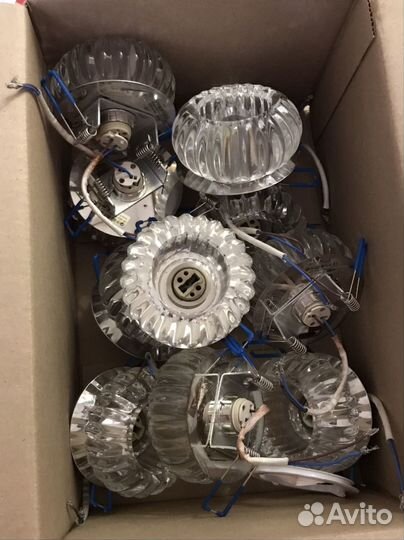 Светильники встраемые потолочные