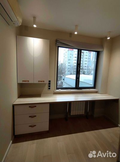 Рабочая зона у окна