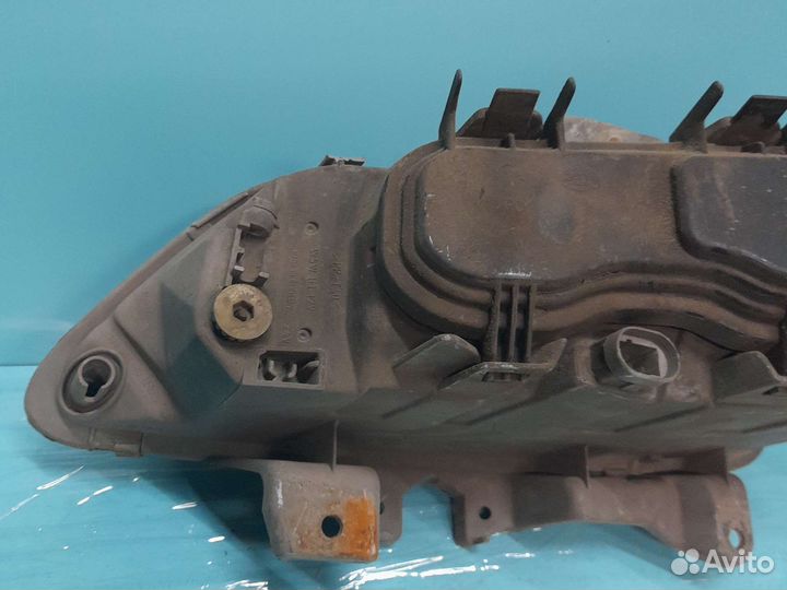 Правая фара Renault laguna 1