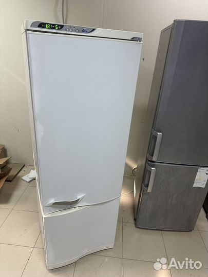 Холодильник Атлант в рабочем состоянии