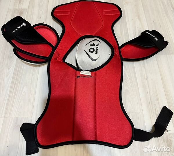 Нагрудник хоккейный