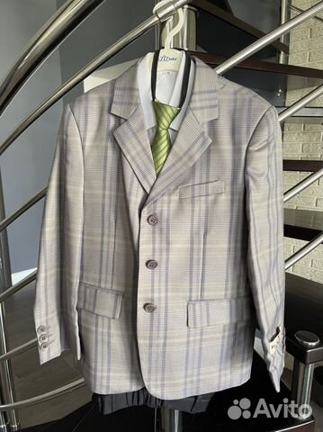 Костюмы нарядные новые 6-7 лет и 2-3 года