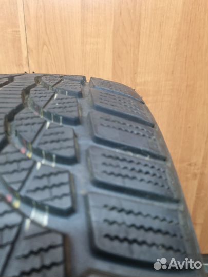 Bridgestone Blizzak LM-32 225/40 R18