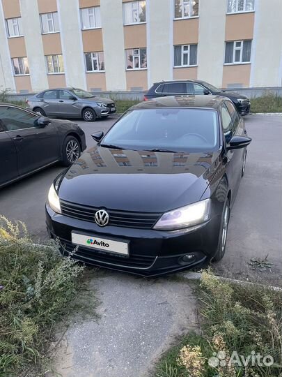 Volkswagen Jetta 1.6 AT, 2012, 200 000 км