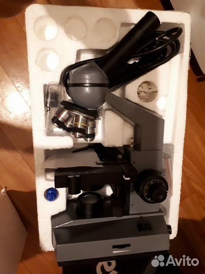 Микроском levenhuk 320