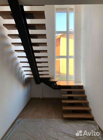 Лестница Тpеxмаpшeвaя