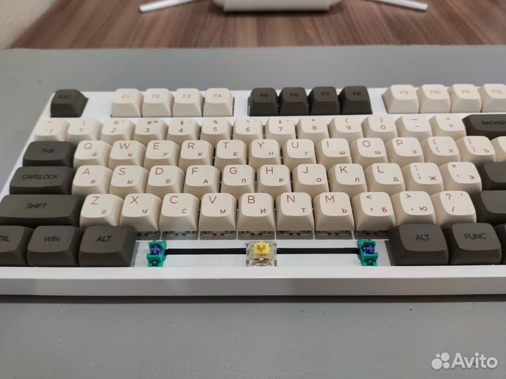 Кастомная Red square keyrox tkl classic