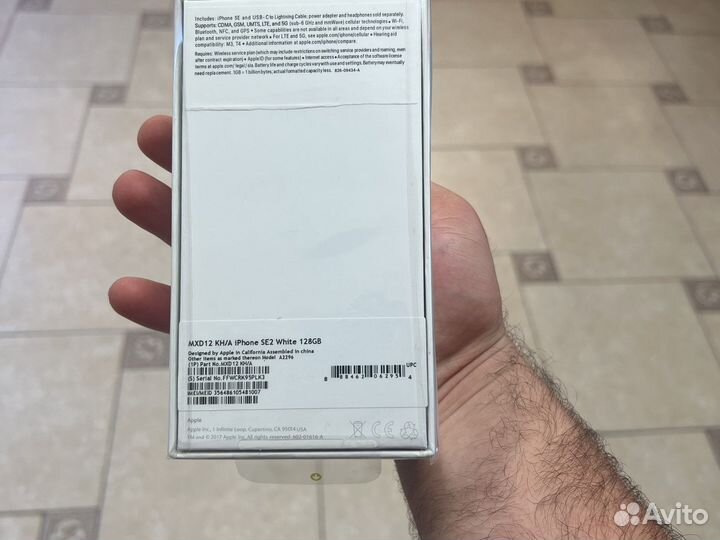 iPhone se 2020 128gb новый