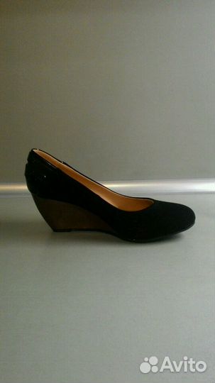 Туфли новые на танкетке из нубука