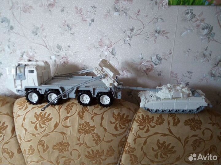 Игрушка военный тягач щит с вертолетом