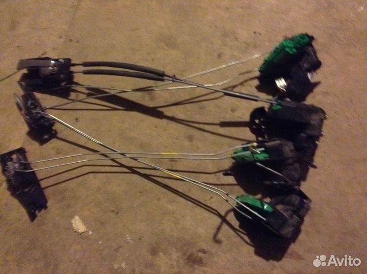 На хендай солярис замки дверей и запчасти салона