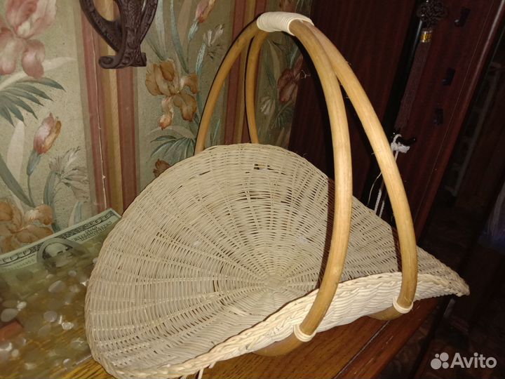 Корзина плетенная из лозы