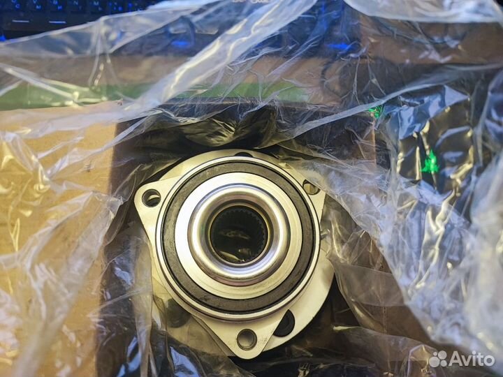 Ступица jeep grand cherokee 52124767AE