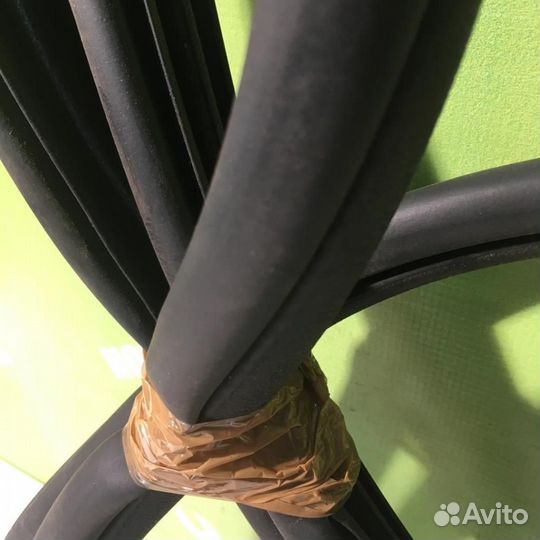 Уплотнитель двери Форд Фокус 2 08-11