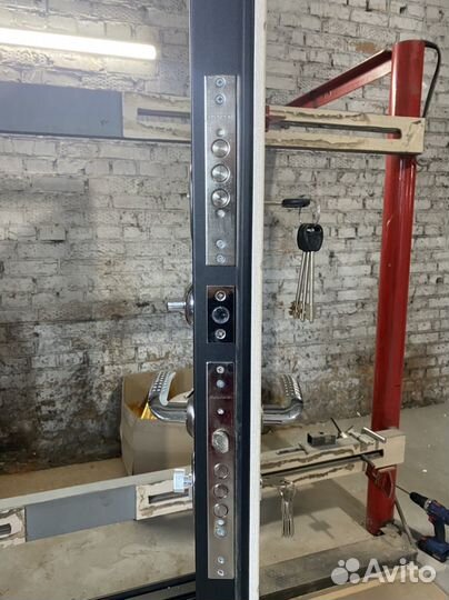 Дверь входная металлическая новая