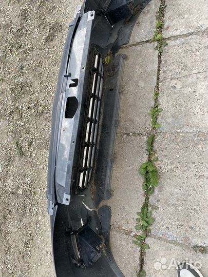 Продам передний бампер приору