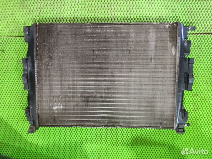 Радиатор охлаждения Renault Megane 2