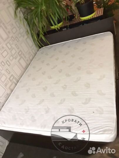 Кровать двуспальная