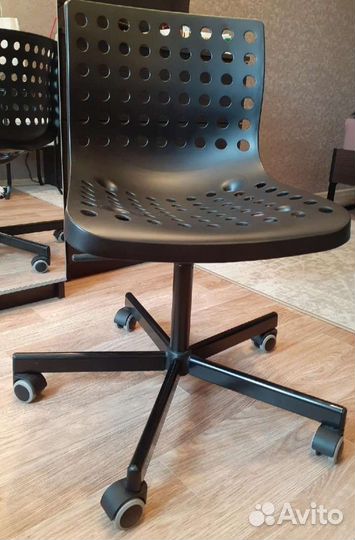 Продаю стул компьютерный Икеа