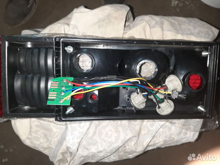 Фонарь задний левый