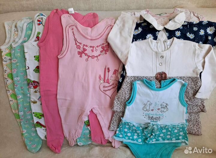 Много детских вещей для девочки с рождения до года