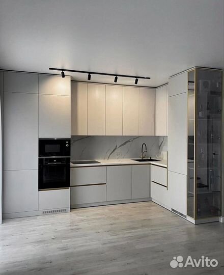 Кухня в потолок