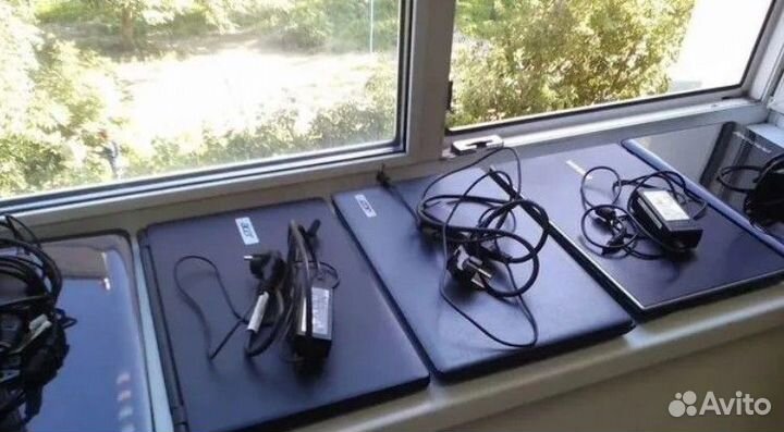 Ноутбуки Продаются в Связи с Закрытием Офиса