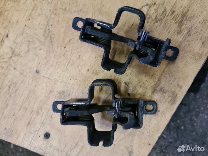 Замок капота Mercedes-Benz S-Klass седан M273.961