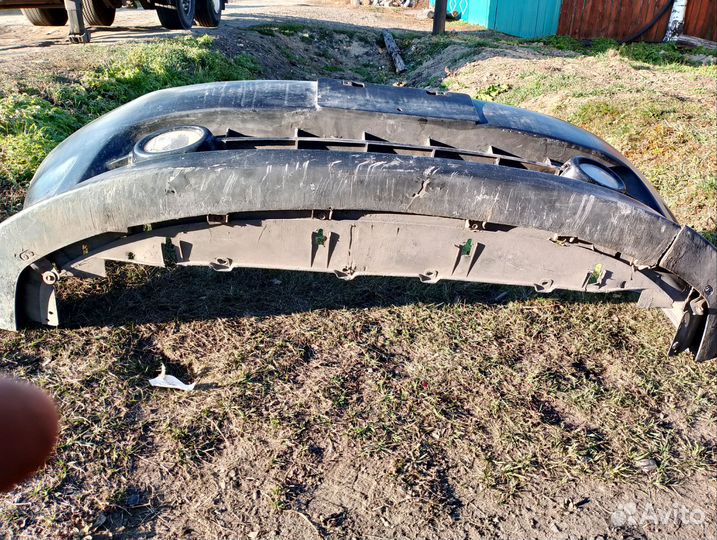 Передний бампер