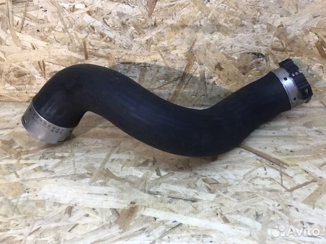 Патрубок интеркулера левый Mercedes-Benz C W204