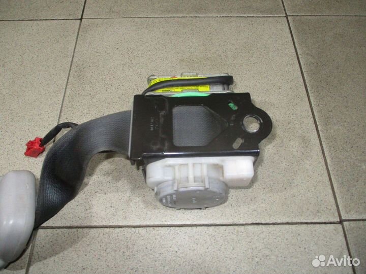 Ремень безопасности Mitsubishi Pajero 4