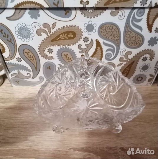 Хрустальная конфетница