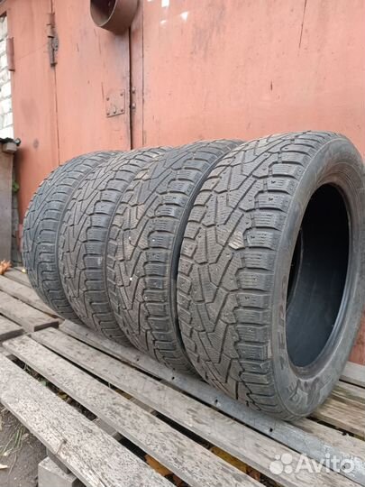 Pirelli Ice Zero 215/55 R17