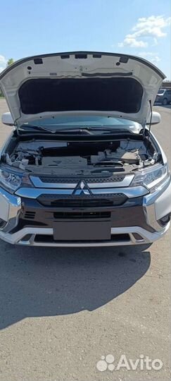 Mitsubishi Outlander, 2022