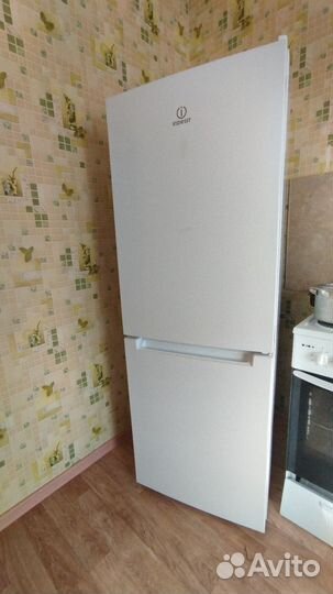 Холодильник indesit