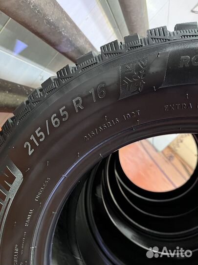 Michelin X-Ice North 4 215/65 R16