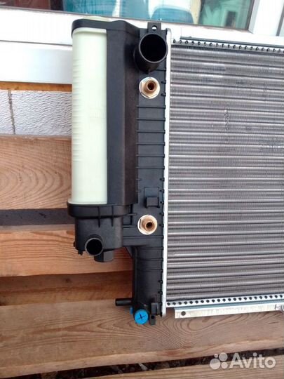 Бмв Е39, Е34 радиатор охлаждения 17111740699