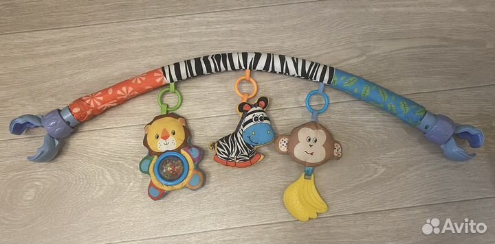 Дуга с игрушками