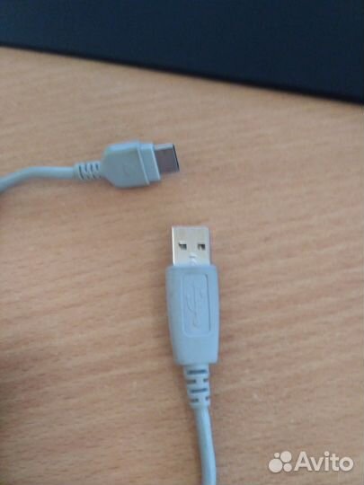 Разные кабели (usb/microUSB/miniUSB/старые и тд)