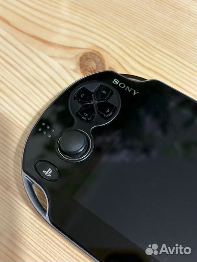 Sony PS Vita 3G 64gb прошитая Wi-Fi Bluetooth