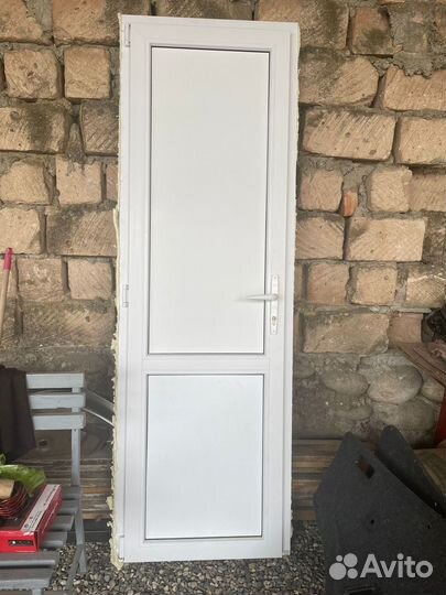 Дверь пластиковая